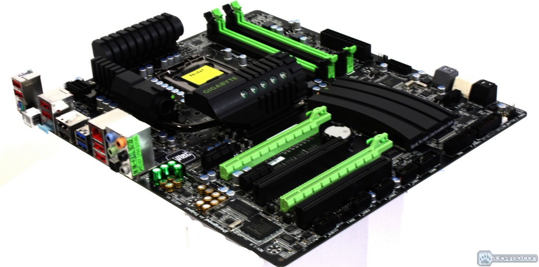 http://images.bjorn3d.com/Material/revimages/motherboards/G1sniper2/sniper5.jpg