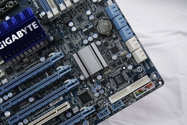Gigabyte X58A-UD3R - Bjorn3D.com Gigabyte X58A-UD3R - Bjorn3D.com