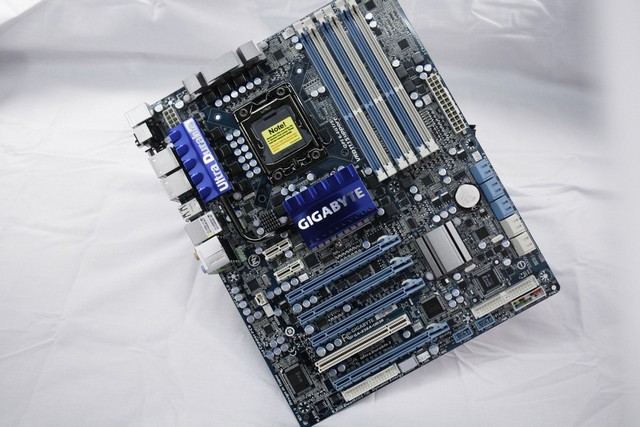 Gigabyte X58A-UD3R - Bjorn3D.com